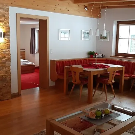 Sonneck Apartman Pettneu am Arlberg
